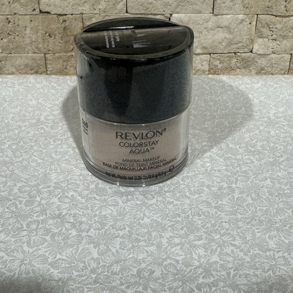 Revlon Colorstay Aqua Mineral Makeup- 0.35 OZ / 9.9g - 060 Medium  SPF 13 SEALED